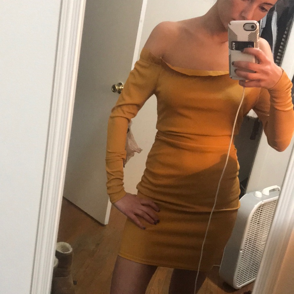 Off the shoulder bodycon dress